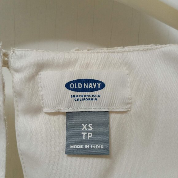 Old Navy Lace Dress - Picture 4 of 6